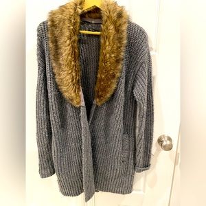 ANN TAYLOR COZY CARDIGAN with REMOVABLE FUR COLLAR XS